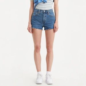 Levi’s 501 Button-Fly Denim Shorts Size 27